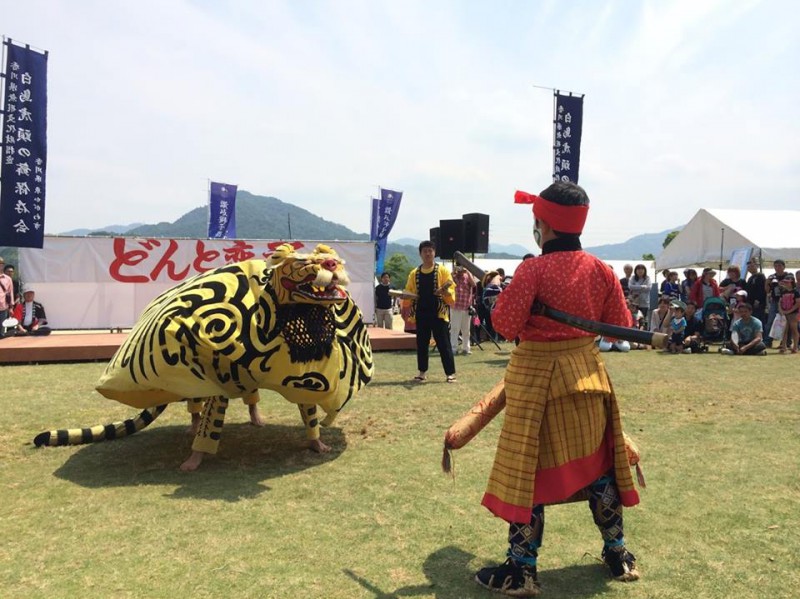 東かがわ市白鳥虎頭舞保存会